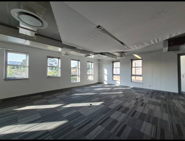 1,180M² OFFICE TO LET IN ILLOVO
